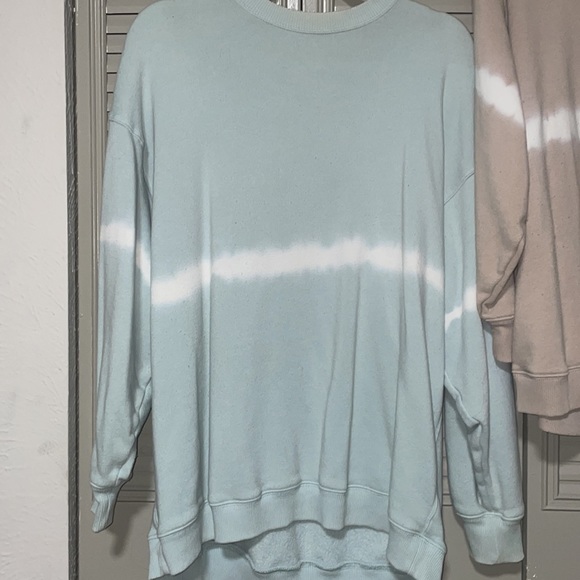 Set of Aerie sweatshirts - Picture 2 of 6